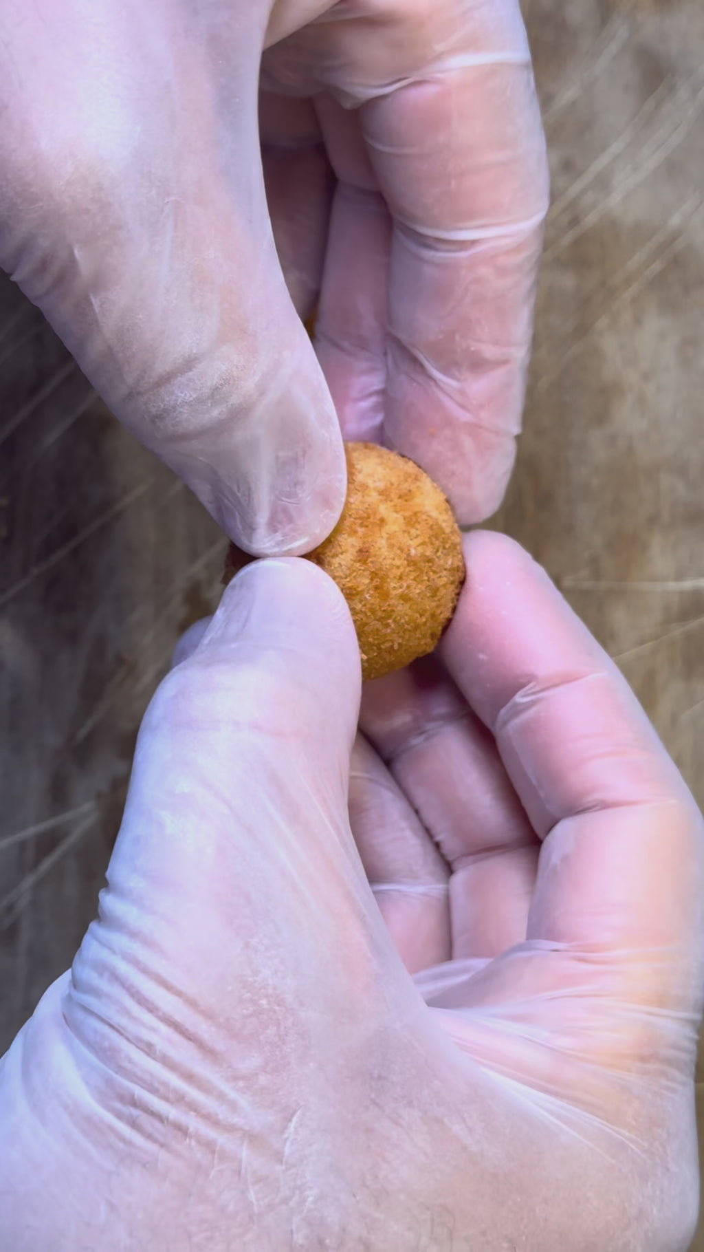 Bolinha de queijo com Gruyère 🧀 - BREEZi